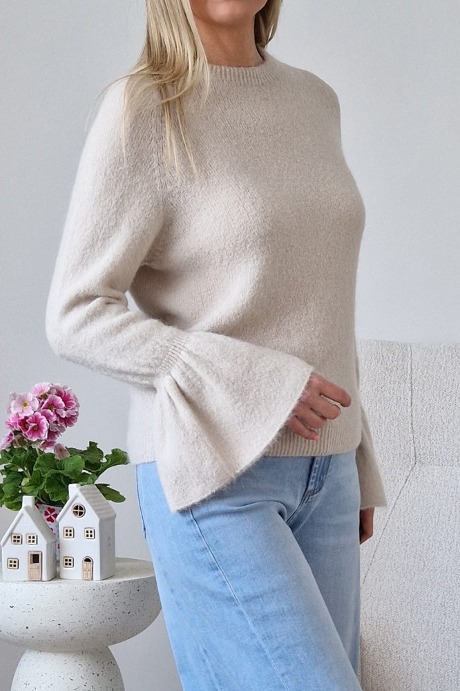 Sweter Bellis z baby alpaką z rozkloszowanymi rękawami typu dzwonek beżowy
