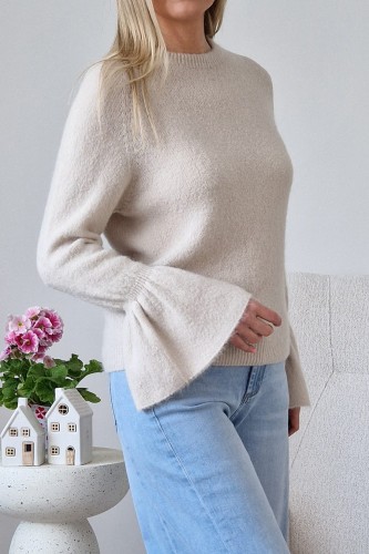 Sweter Bellis z baby alpaką z rozkloszowanymi rękawami typu dzwonek beżowy