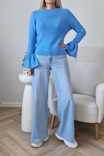 Sweter Bellis z baby alpaką z rozkloszowanymi rękawami typu dzwonek błękitny