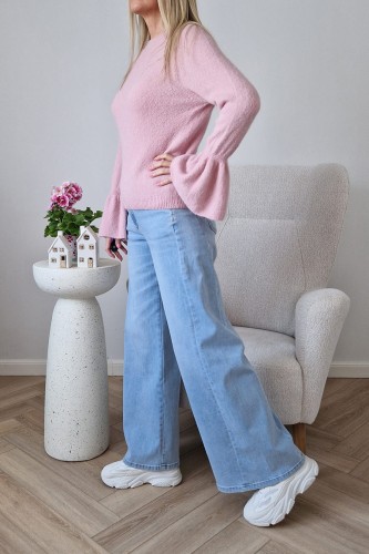 Sweter Bellis z baby alpaką z rozkloszowanymi rękawami typu dzwonek pastelowy róż