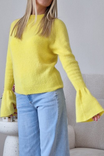 Sweter Bellis z baby alpaką z rozkloszowanymi rękawami typu dzwonek żółty