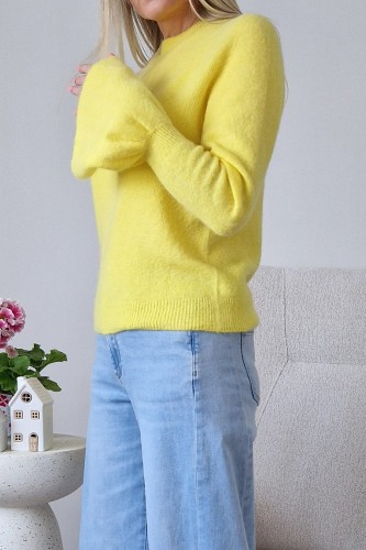 Sweter Bellis z baby alpaką z rozkloszowanymi rękawami typu dzwonek żółty