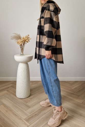 Kurtka Kira oversize z kapturem w kratę beżowo-czarna