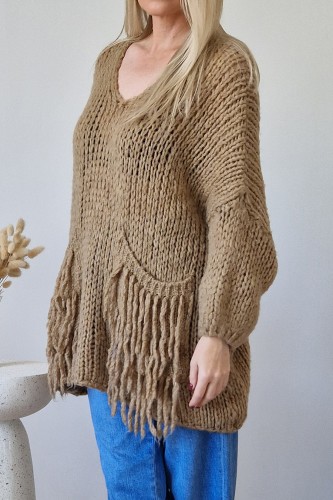 Sweter Jennifer oversize z frędzlami karmelowy