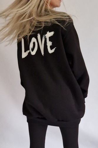 bluza_love_czarna_z_bialym_napisem_3.jpg